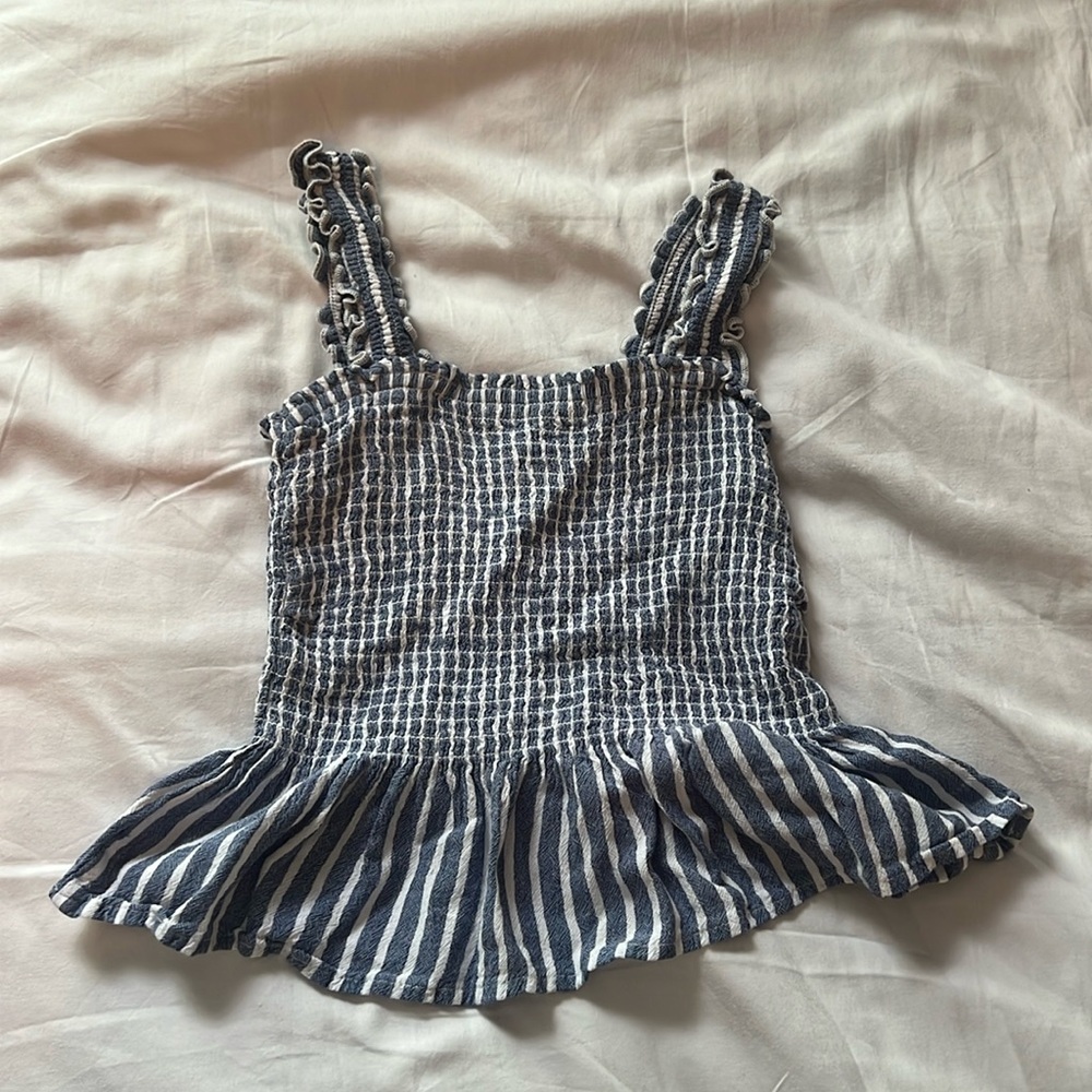 Hollister tank top size small.